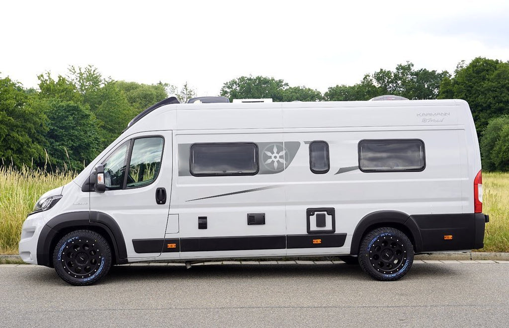 Komplettradsatz Klassik_B 18x8.5 | Loder AT1 255/55R18