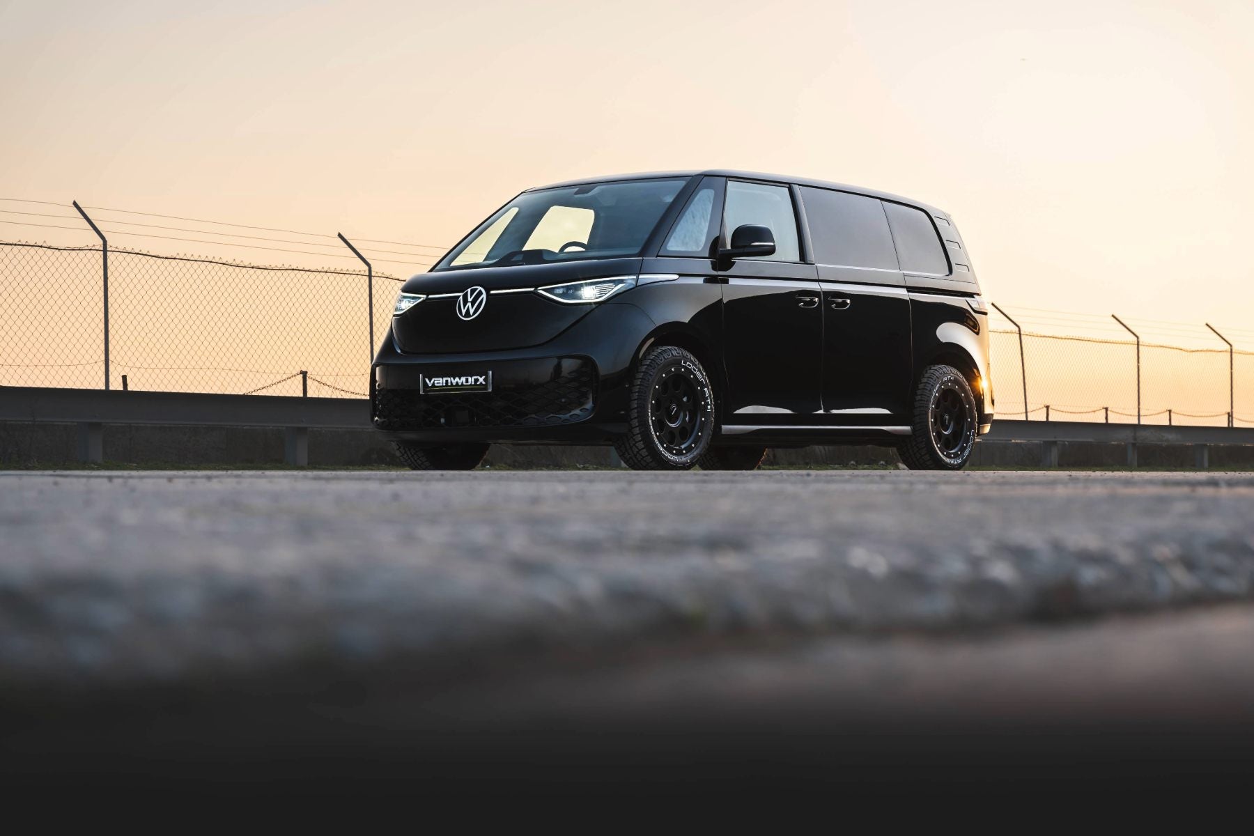 Komplettradsatz Klassik_B 18x8,5 | Loder AT1 255/55R18