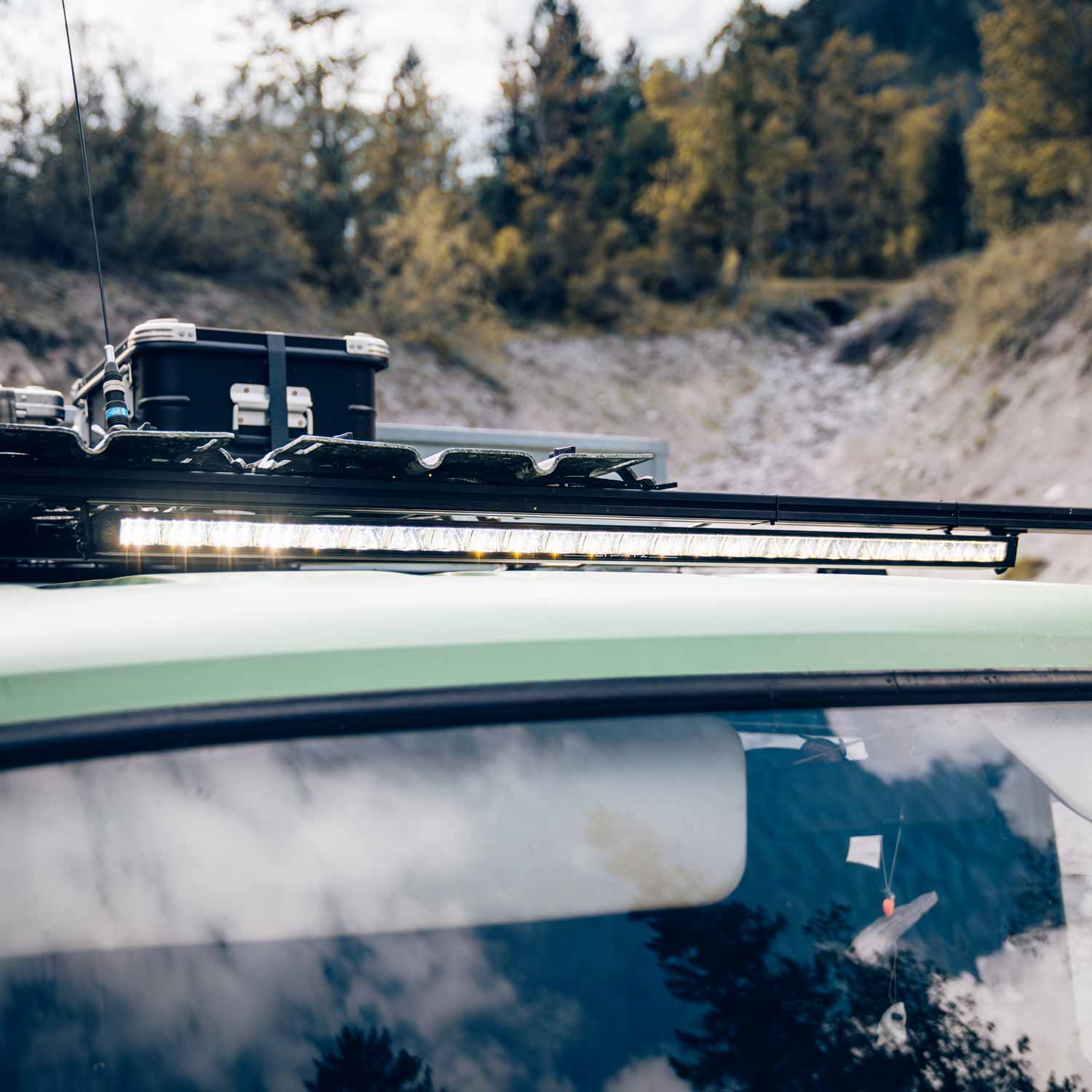 LTPRTZ Spar-Set: 1x Flat-X 44 Zoll Lightbar + Kabelsatz + Abdeckkappen