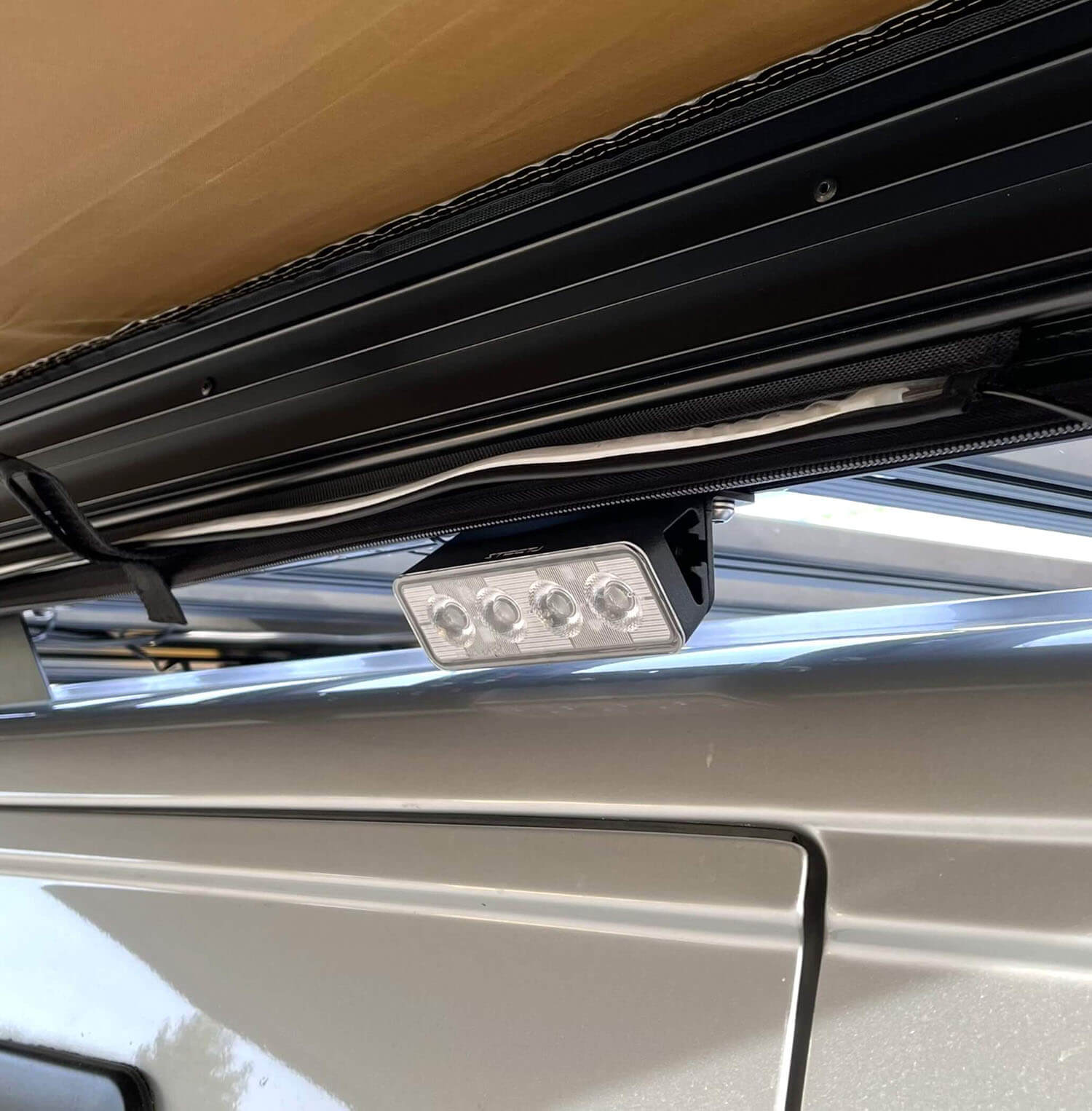 LTPRTZ Haltewinkel-Set für Rückfahrscheinwerfer Dachträger