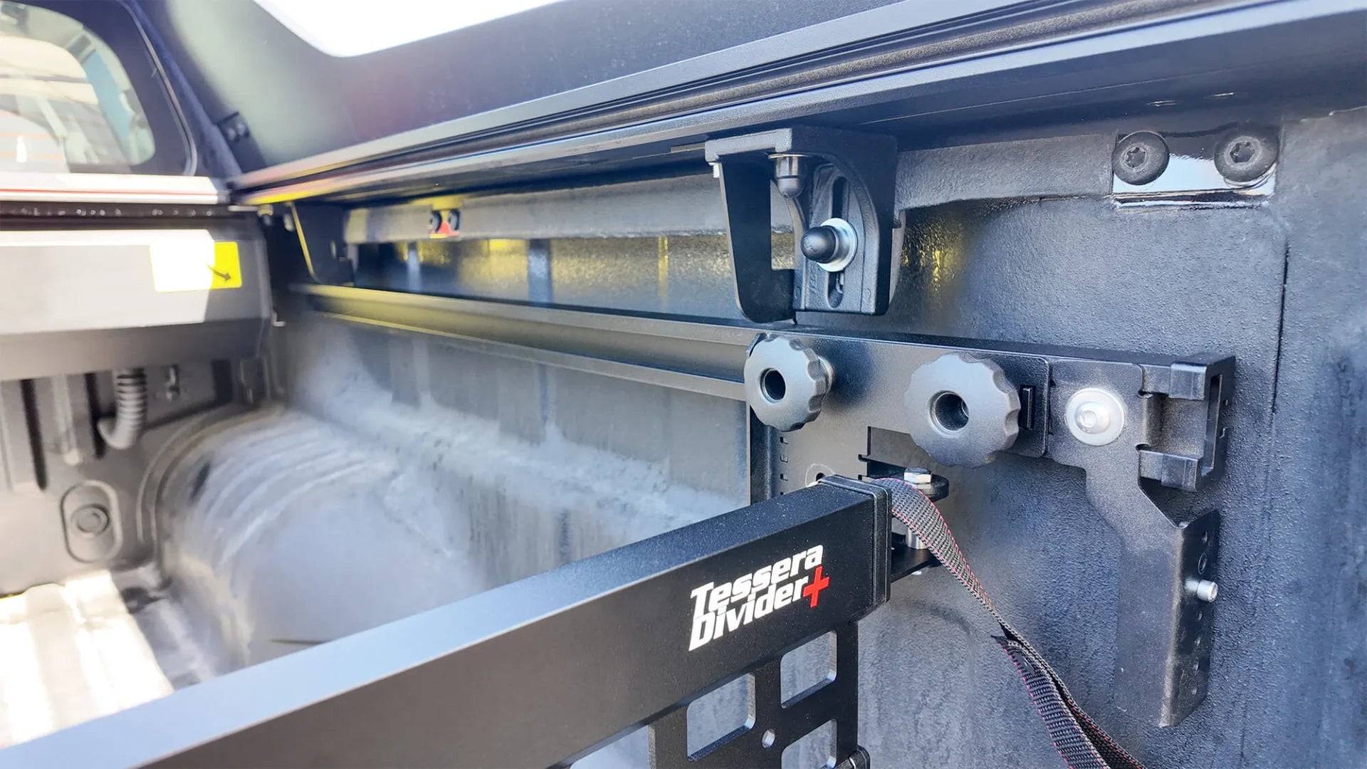 Tessera Roll+ Laderaumabdeckung "Basic" für Maxus T60 MAX PLUS 2025+ D/C mit OEM rollbar Double Cab TESS 14451 ROLL black matt