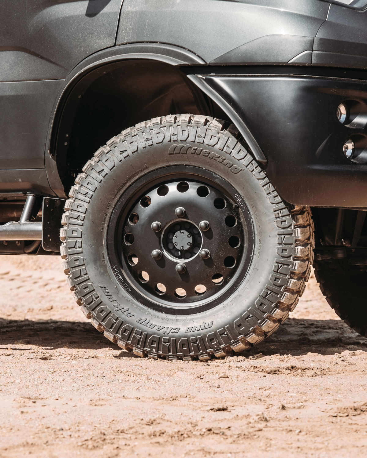 Mileking Mud-Champ 37x13.50R20 132K