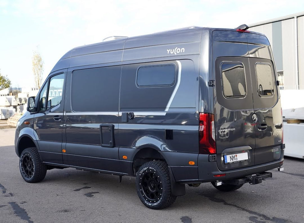 Komplettradsatz Klassik_B 18x8.5 | Loder AT1 255/55R18