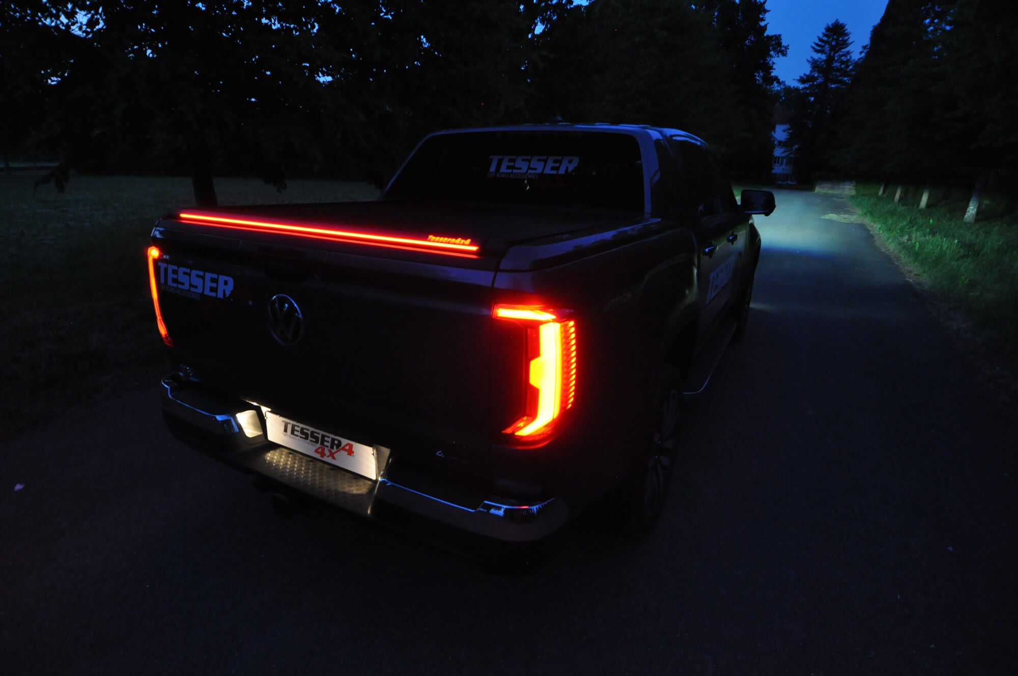 Tessera Roll+ Laderaumabdeckung "Basic" für Volkswagen Amarok Aventura 2023+ D/C Double Cab TESS 14180 ROLL black matt