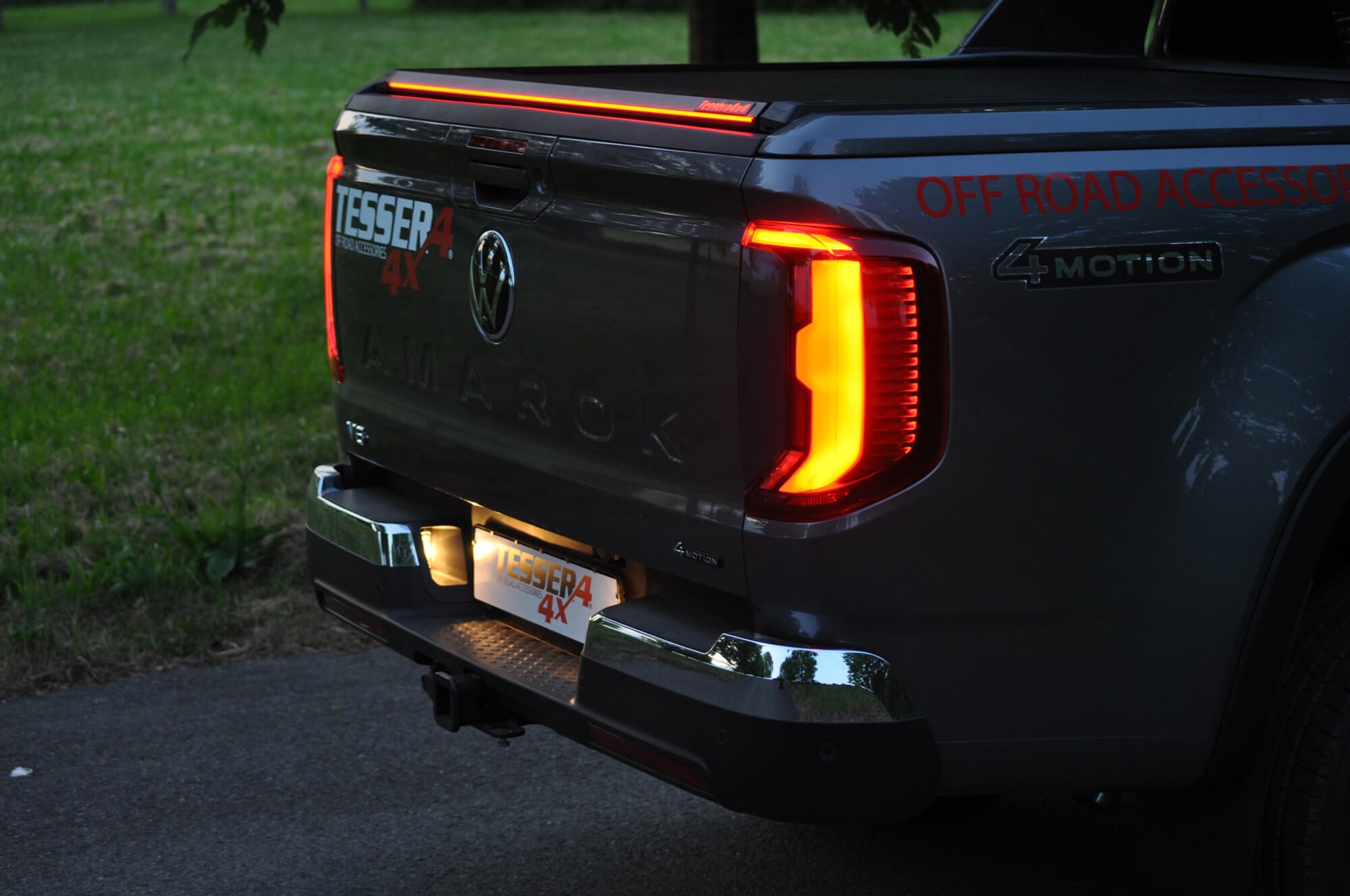 Tessera Roll+ Laderaumabdeckung "Basic" für Volkswagen Amarok Aventura 2023+ D/C Double Cab TESS 14180 ROLL black matt