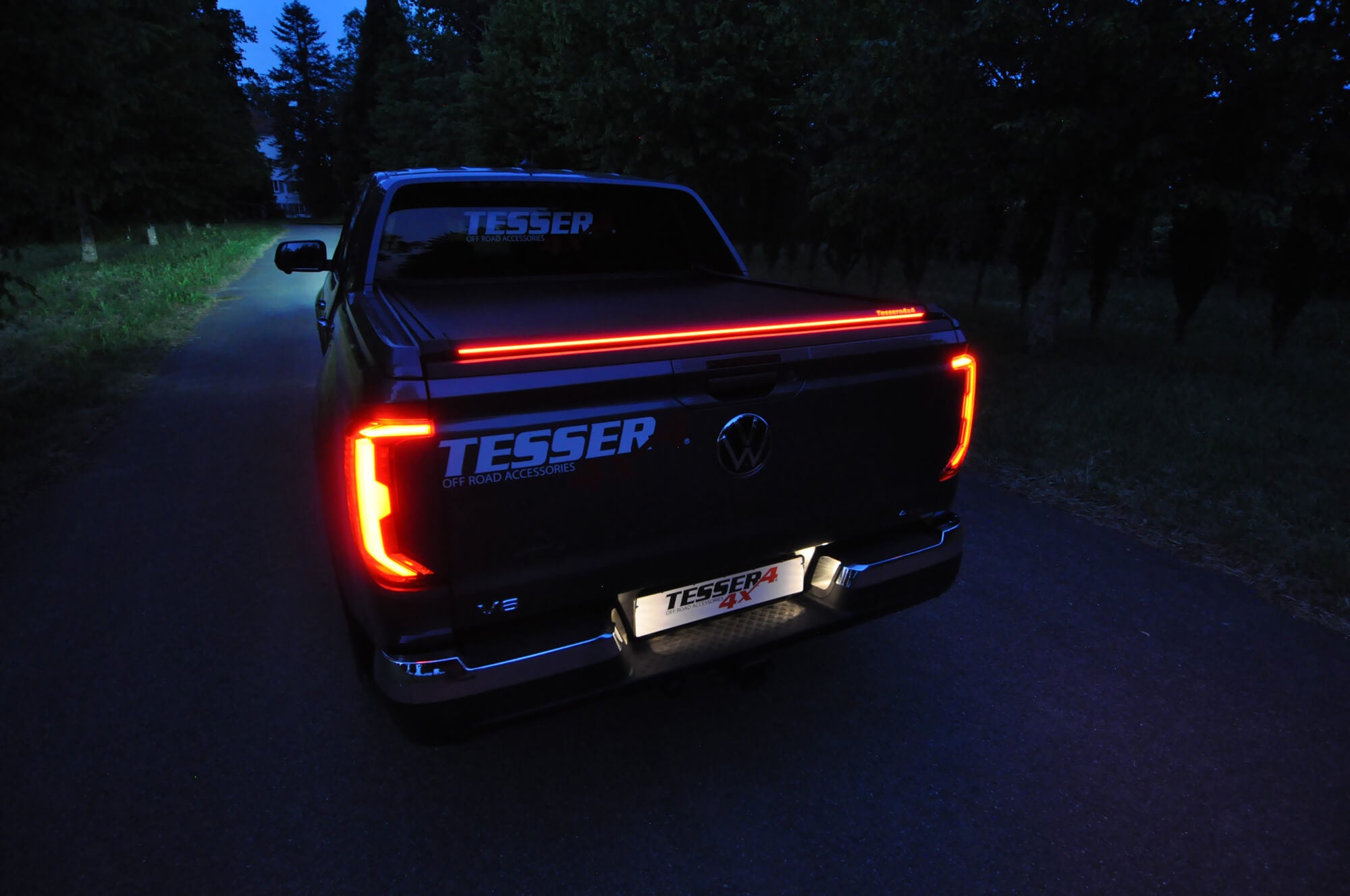 Tessera Roll+ Laderaumabdeckung "Basic" für Volkswagen Amarok Aventura 2023+ D/C Double Cab TESS 14180 ROLL black matt