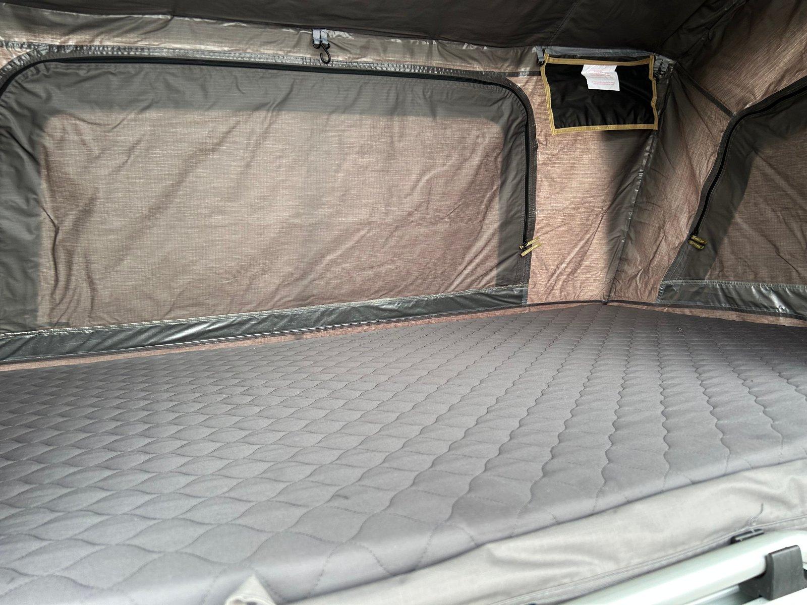 Dachzelt WildLand Normandy Sky Auto 140 mit Vorzelt
