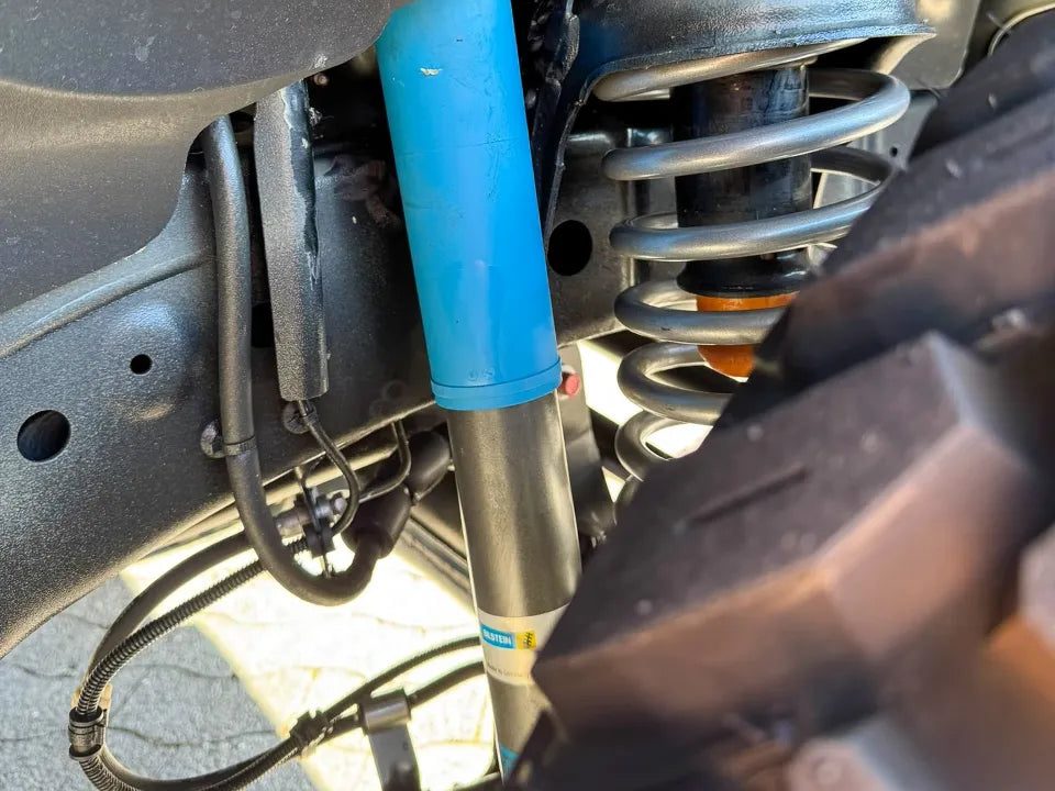 Bilstein B8 Stoßdämpfer Hinterachse für BAW 212 ab 2025 – Ansicht 4