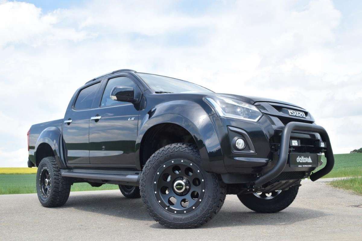 Wheel Arch Cover Isuzu 2012 DC Set