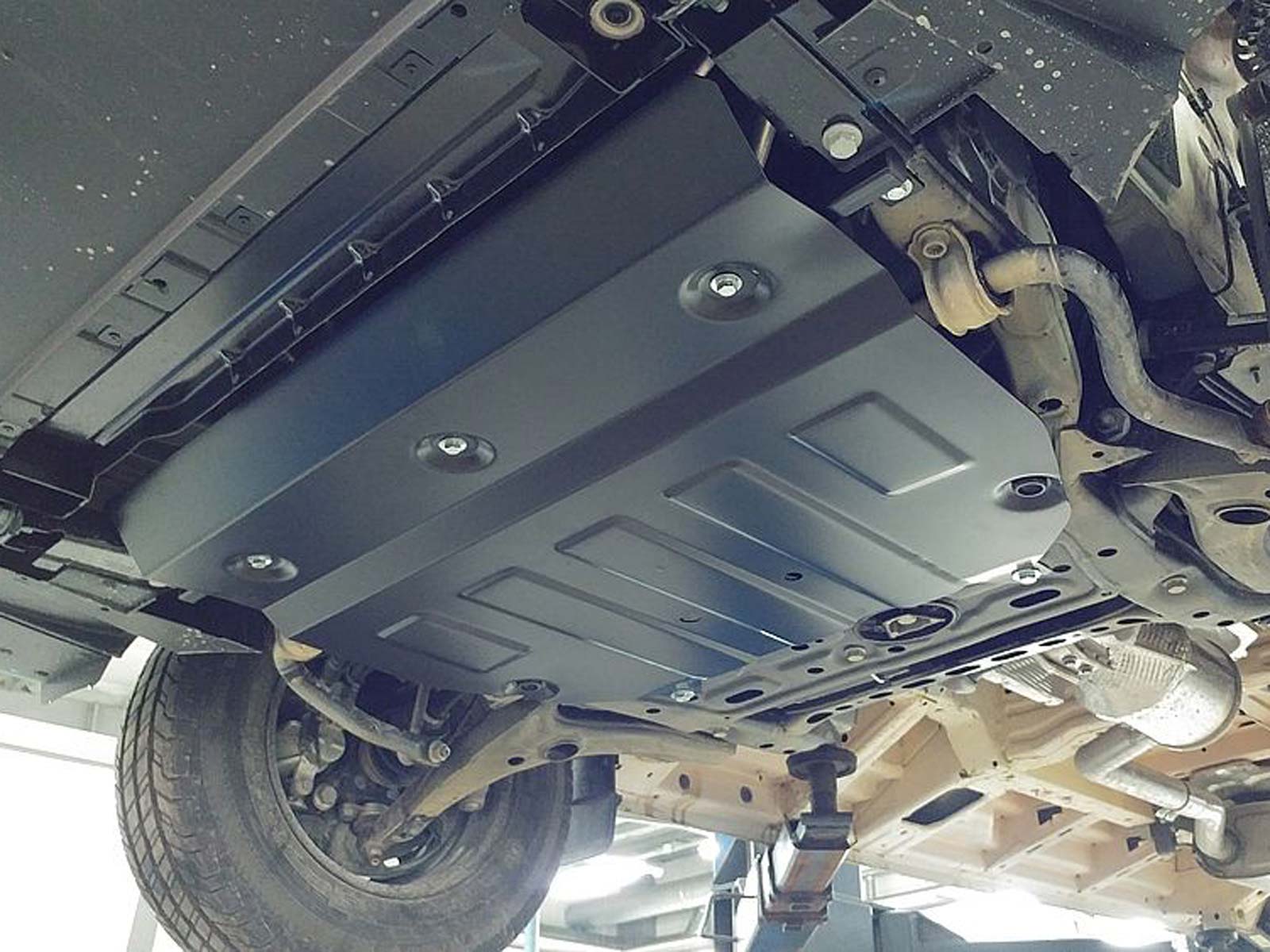 Engine/transmission undertray