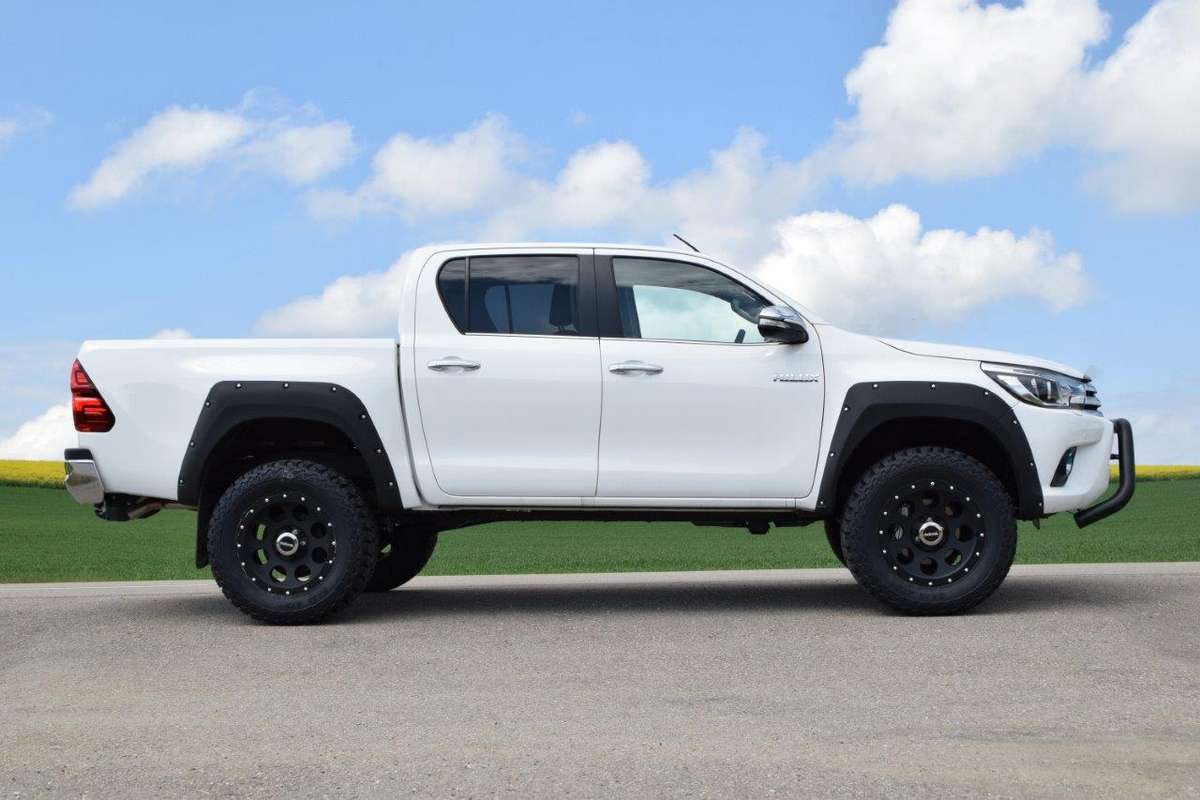 Lift Kit 100BLK Hilux 2016-