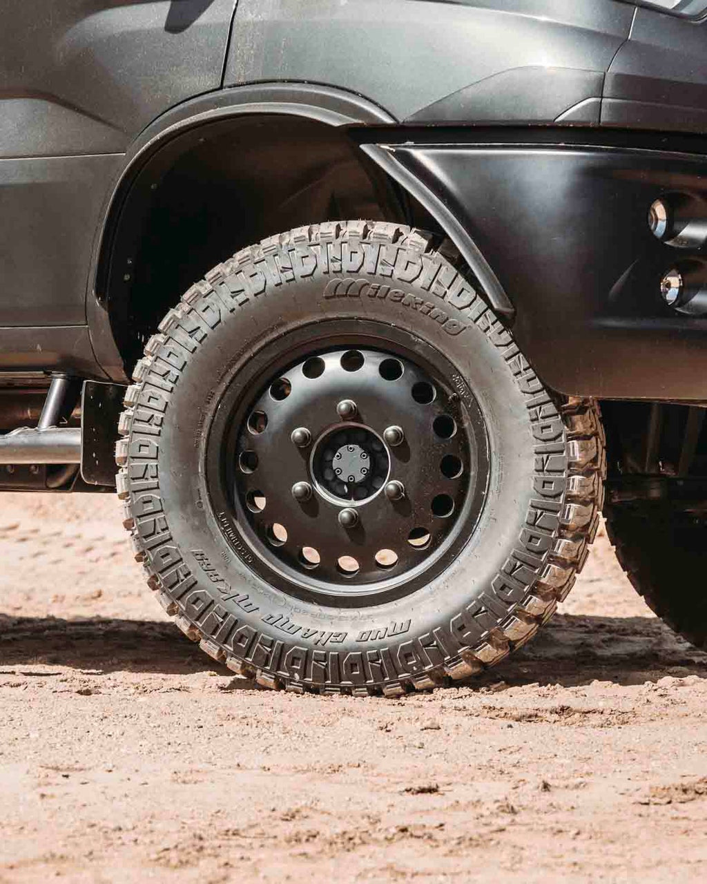 Komplettradsatz Forged5000 20x9,5 | Mileking 37x13.50R20
