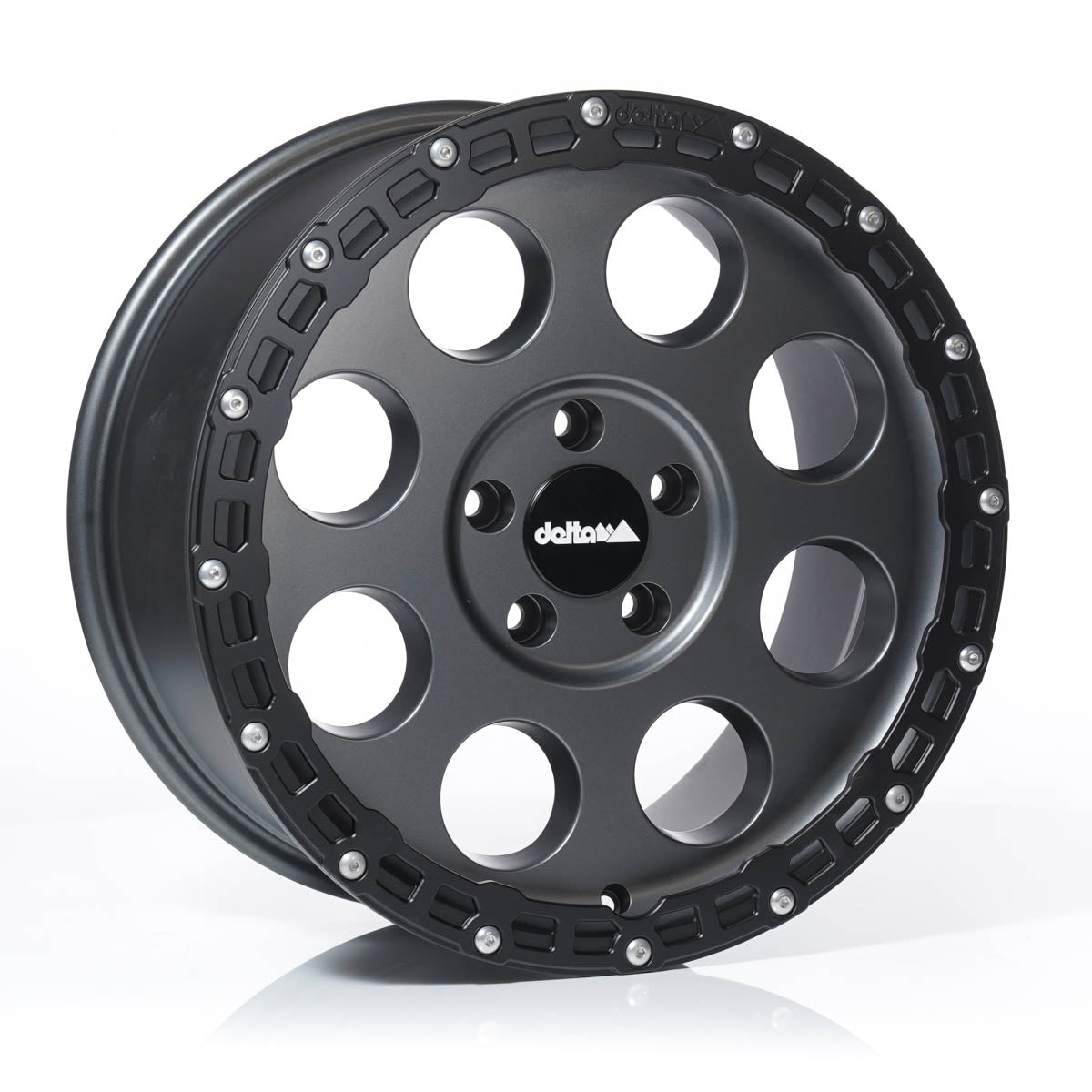 Komplettradsatz Klassik_B Gunmetal Rugged 18x8.5 | Loder AT1 255/55R18