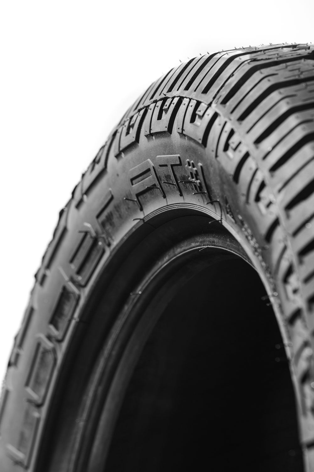 LODER AT#1 235/55R18  118T