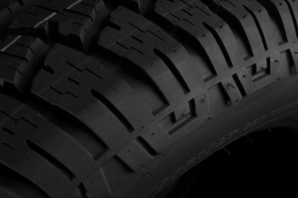 LODER AT#1 265/60R18 121/119T