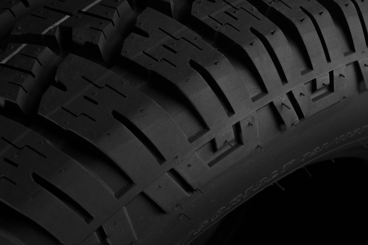LODER AT#1 265/60R18 121/119T
