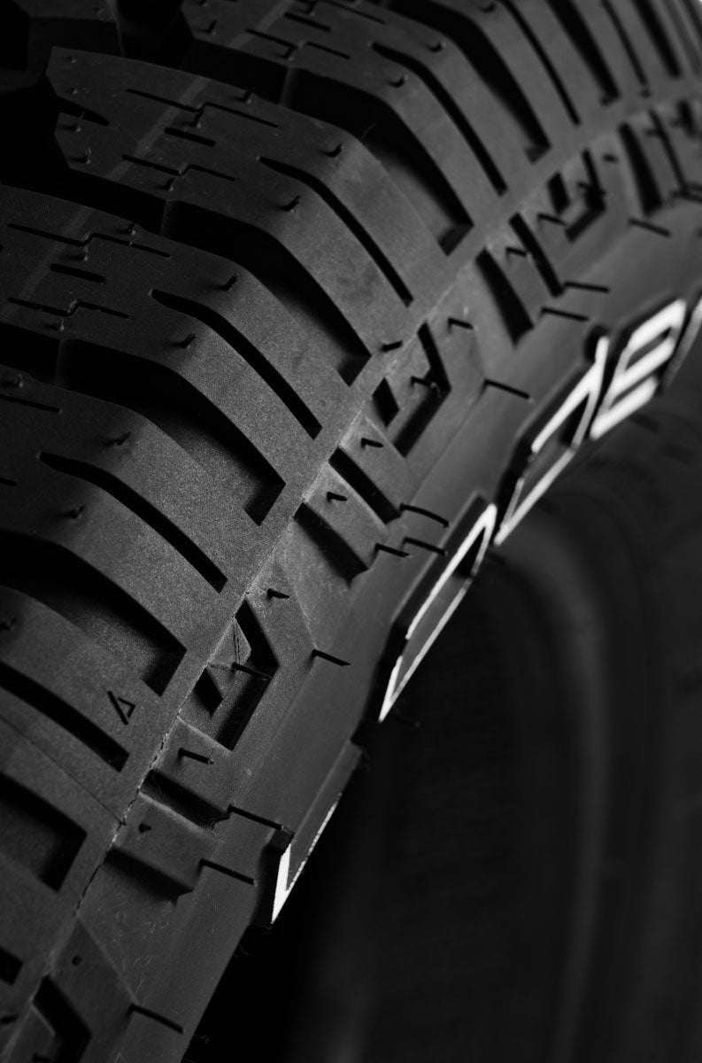 LODER AT#1 265/60R18 121/119T